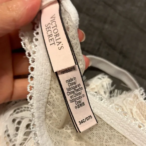 Victoria’s Secret bra - Picture 8 of 9